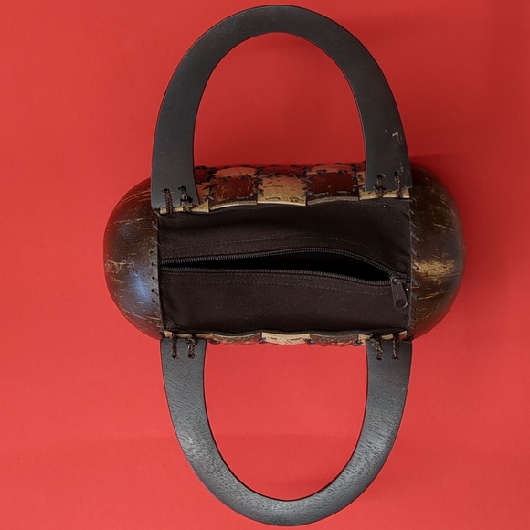 Coconut Shell Purse - Picture 2 of 2